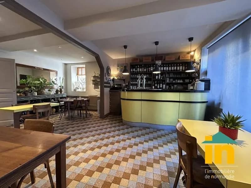 Immeuble 185 m² - Photo 1