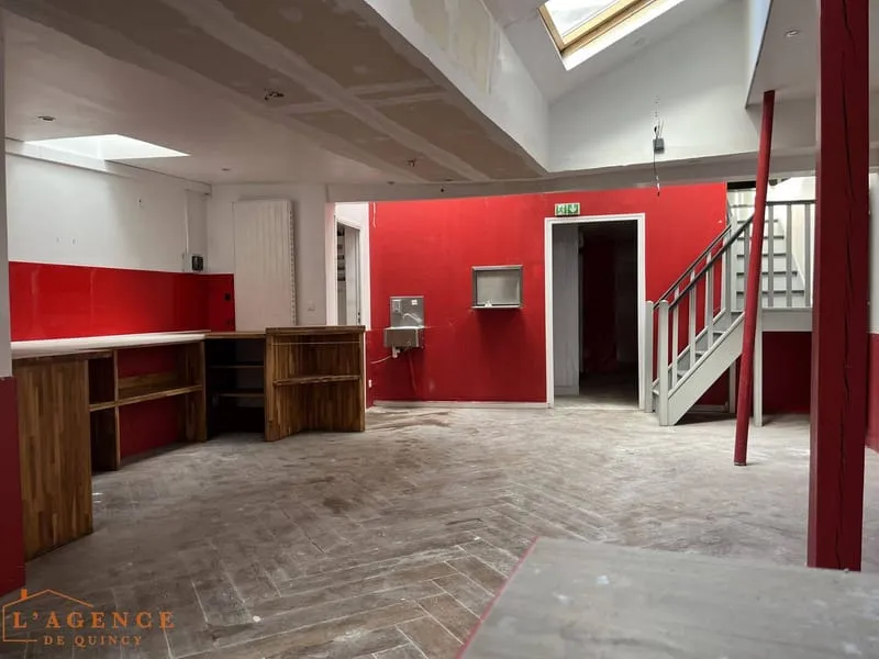 Immeuble 200 m² - Photo 1