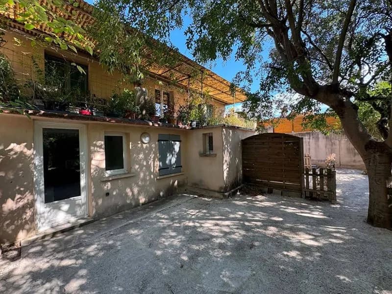 Immeuble 109 m² - Photo 1