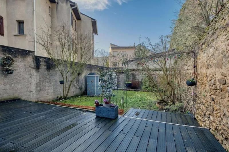 Immeuble 180 m² - Photo 1