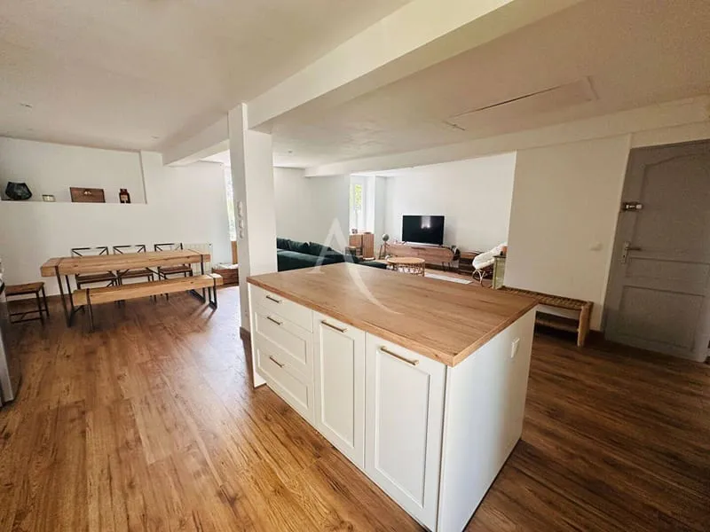 Immeuble 230 m² - Photo 1