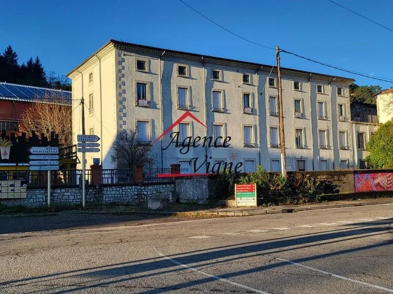 Immeuble 735 m² - Photo 1