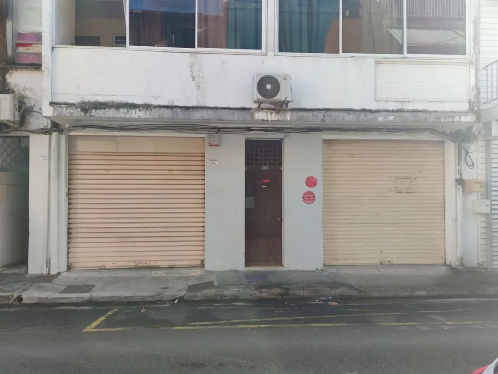2 locaux commerciaux (ou garage) avec salle d'eau et wc - Photo 1