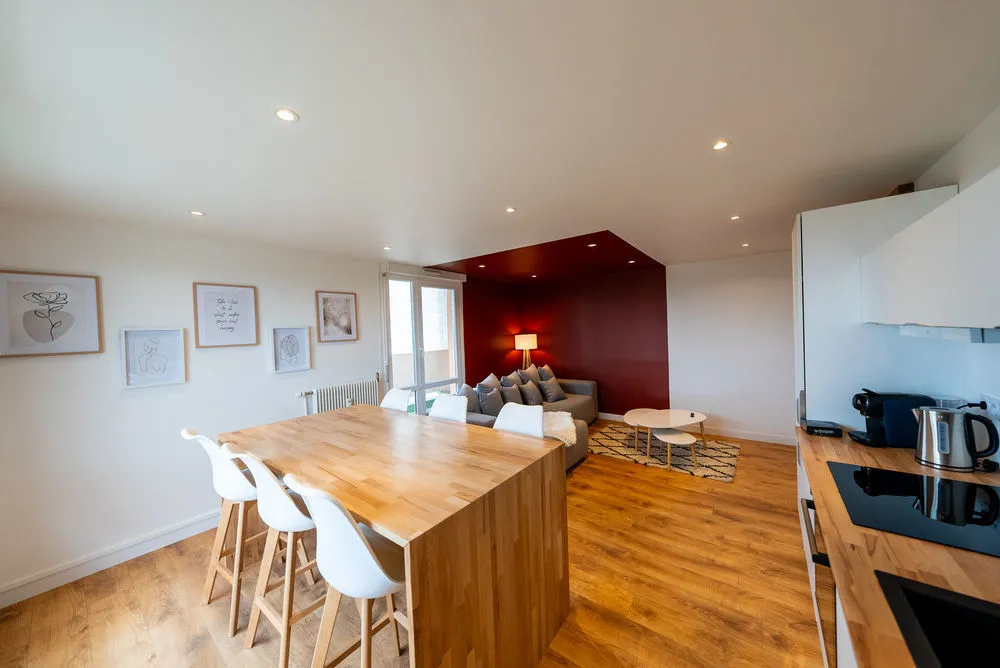 IMMEUBLE DE 5 LOTS / QUARTIER BOURNY LAVAL - Photo 1