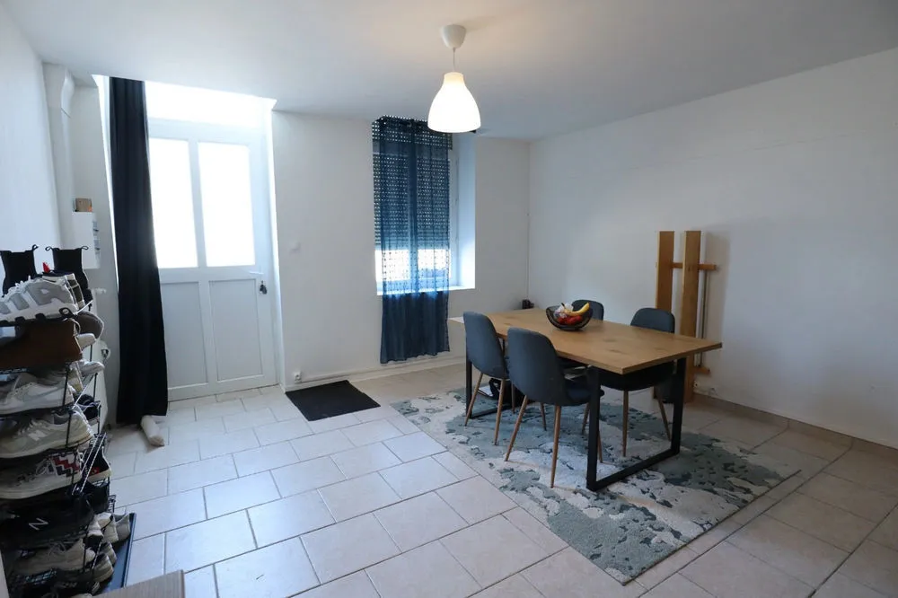 IMMEUBLE DE RAPPORT AU CENTRE DE FOURMIES - Photo 1