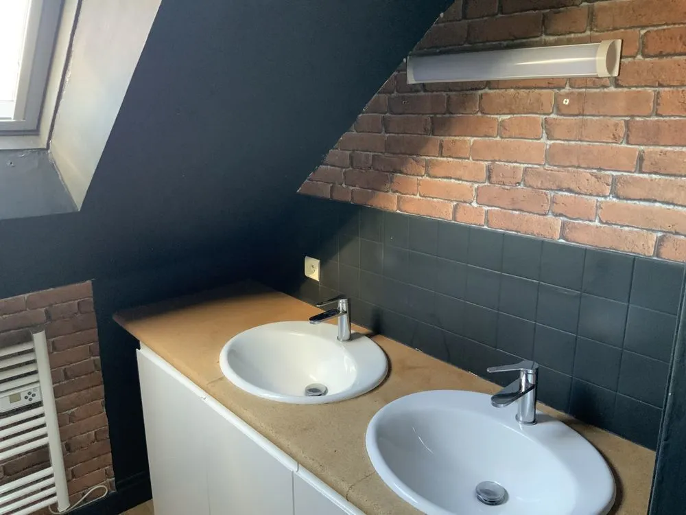 Petit immeuble classé en centre ville, vue sur Loire - Photo 1