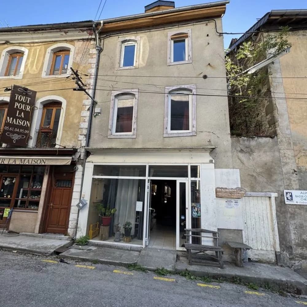 IMMEUBLE DE RAPPORT RENTABLE & EMPLACEMENT N°1 € MASSAT (09) - Photo 1
